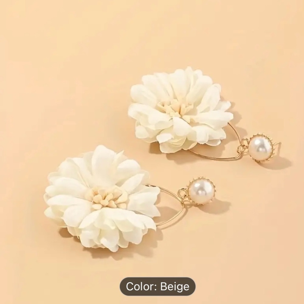 NEW Vintage dangling earrings classic